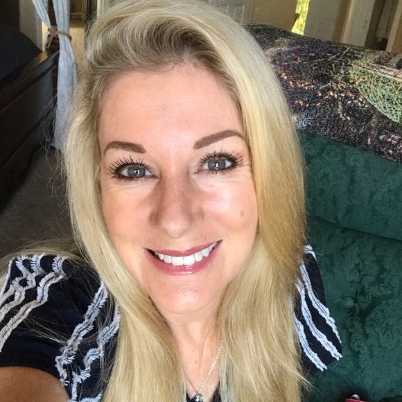 Meet your Posher, Annalisa - Picture 1 of 1